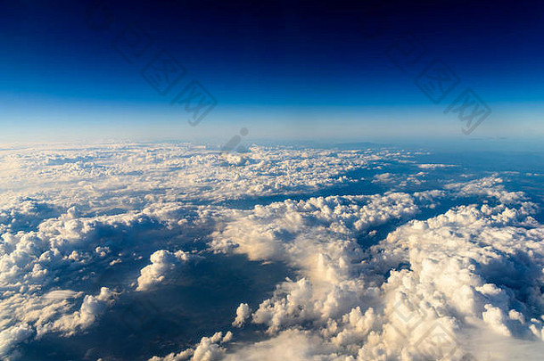 从40000英尺高空俯瞰地球的鸟瞰图