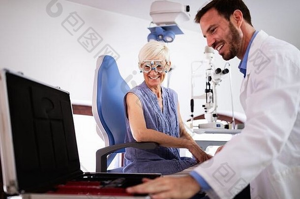 眼科学概念病人眼睛愿景检查眼科诊所