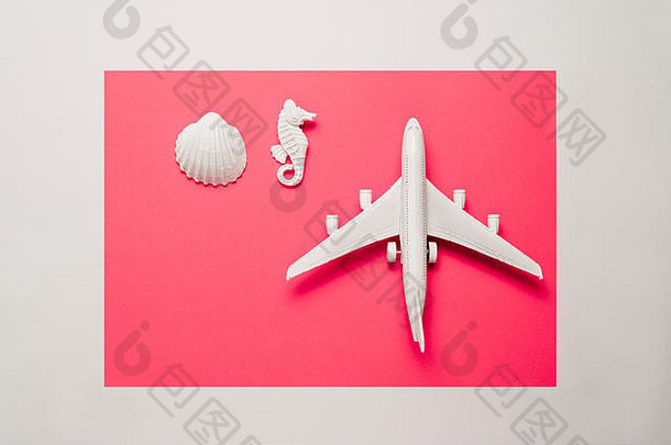 乘客飞机飞机最小的概念颜色纸几何形状最小的运输旅行假期概念