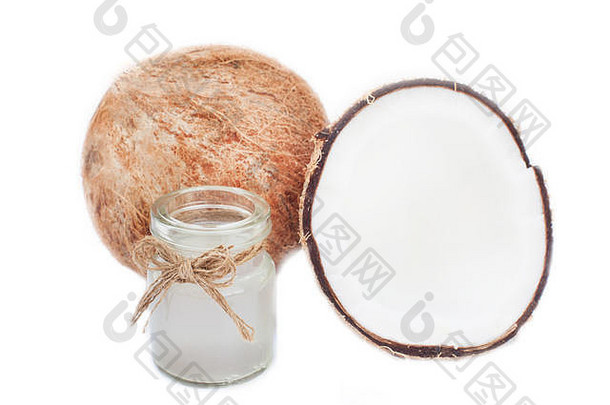 椰子和椰奶分离在白色表面