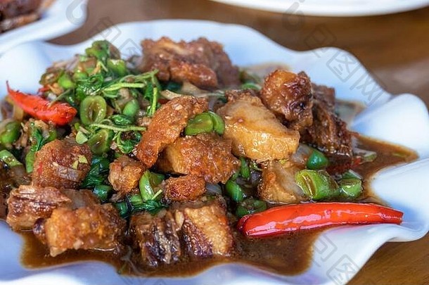 泰式炖猪肉和胡椒菜