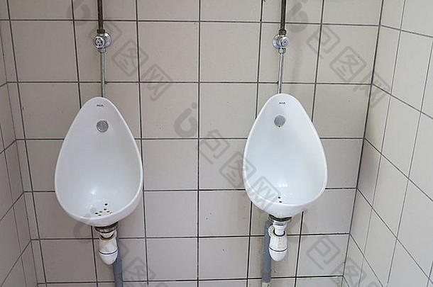 尿壶公共厕所法国