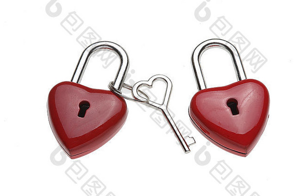 小小的心形锁，挂锁，就像带心形把手钥匙的爱情锁