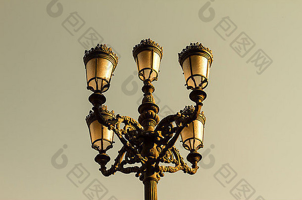 马德里市长广场的灯柱