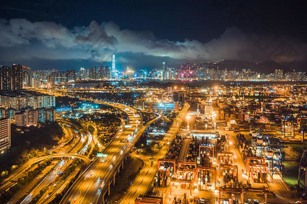 在香港香港港口高速公路交通交响乐团灯显示建筑城市晚上亚洲旅游旅行目的地物流业务