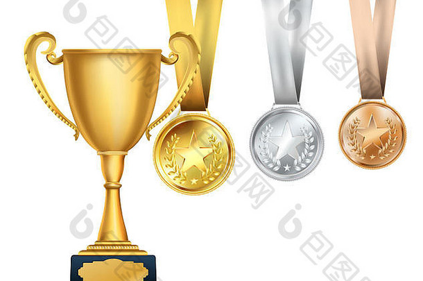 金色奖杯和一套白色背景上有缎带的奖牌。体育比赛奖项组成