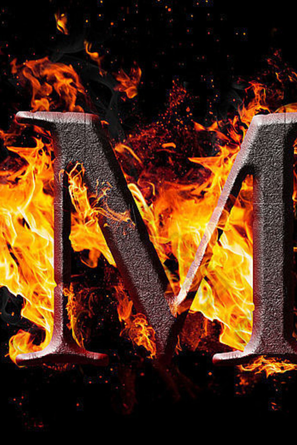 火灾中的字母和符号-M