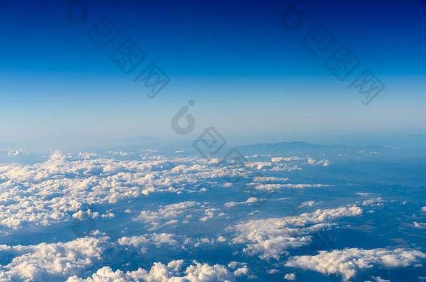 从40000英尺高空俯瞰地球的鸟瞰图