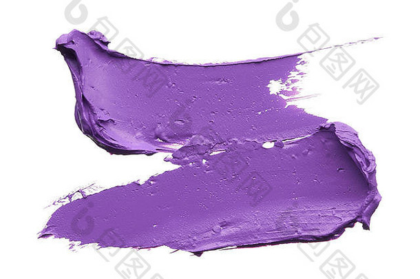 紫色的化妆涂片唇光泽孤立的白色背景紫色的口红纹理孤立的白色背景破碎的紫色的口红