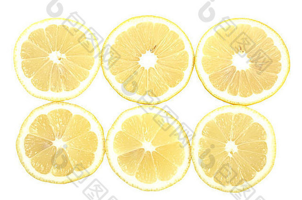 白色背景上分离的多汁成熟柠檬