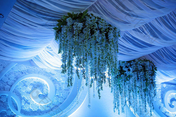 美丽的装饰花蓝色的音调婚礼仪式