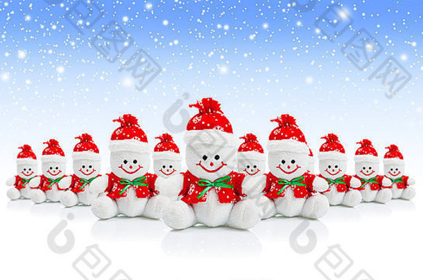 作为新年庆祝活动的一部分，微笑快乐的通用圣诞雪人玩具。