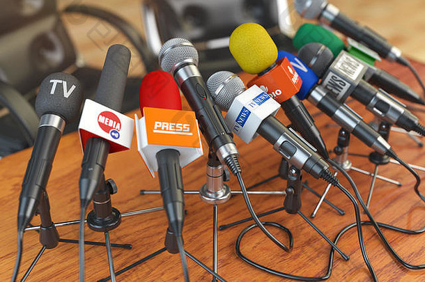 新闻发布会或采访概念。为会议准备不同大众媒体、广播、电视和新闻媒体的麦克风。三维插图