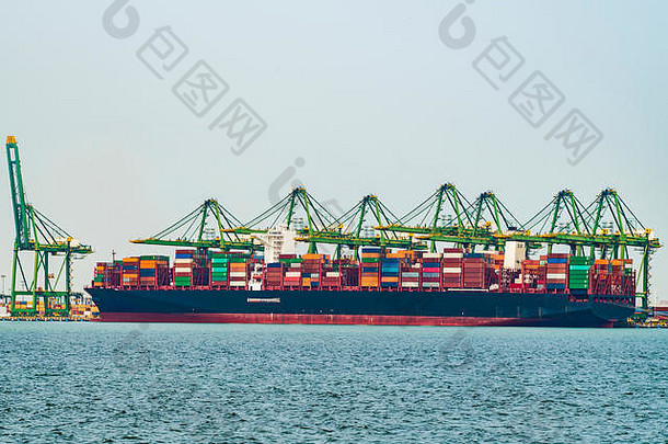 中国集装箱船的货运作业