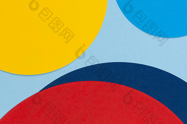 孟菲斯几何风格时装纸的纹理背景。黄色、蓝色、浅蓝色、海军蓝和淡红色形状和线条