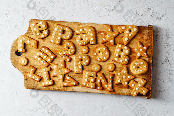 姜饼饼干字母数量形状