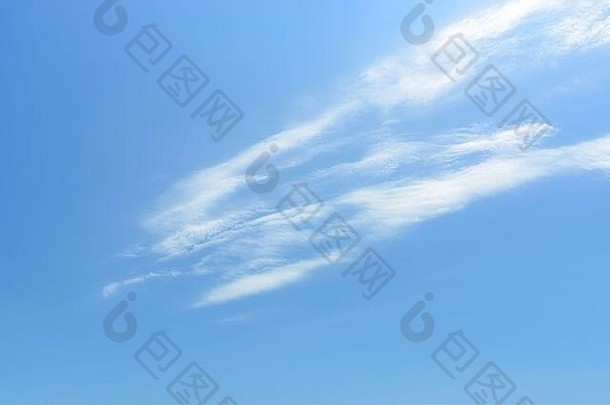 llight半透明的卷云云高蓝色的天空单独的纤<strong>维密</strong>集的区域可见云形成大气现象