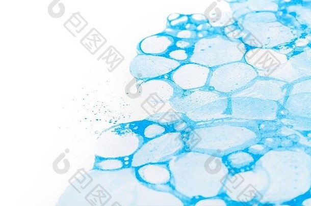 浅蓝色的气泡溅起背景墨水，反射在纸张纹理、插图上。简单泡沫涂料飞溅干净创意清新浴缸摘要