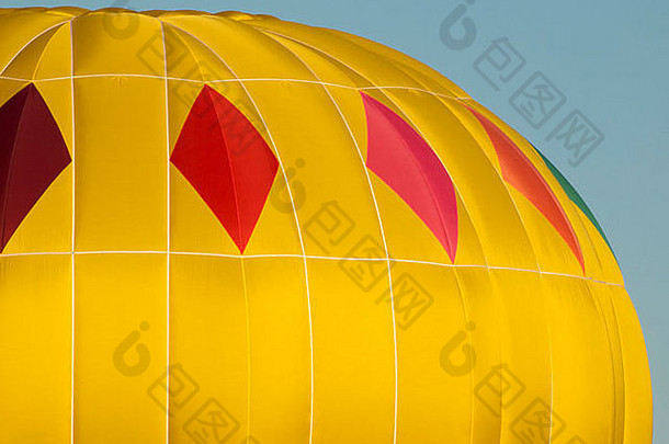 2012年伊利镇博览会和气球节。气球活动是伊利镇为期一天的街头交易会的一部分。