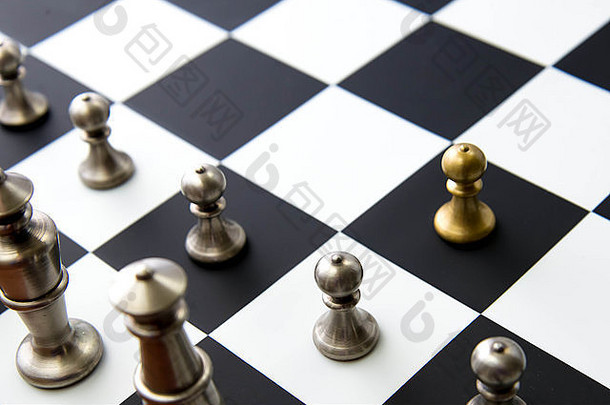 经典国际象棋游戏兵前面棋盘