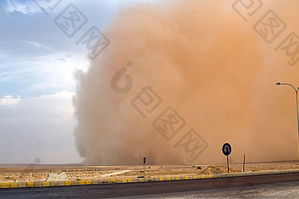 约旦南部的沙尘暴