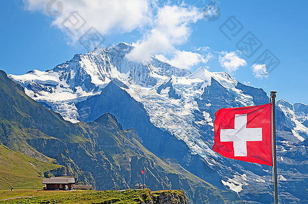 瑞士阿尔卑斯山著名的少女峰