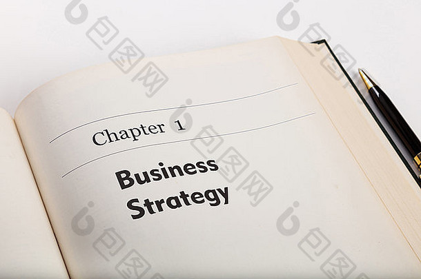 第一章，在一本用笔打开的书中，商业战略。假书。