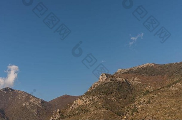 圣克罗斯山，维纳罗。文纳罗所在的山叫圣克罗齐。它也被赫拉克勒斯·库里努斯（Hercule Curinus）称为蒙特·切里诺（Monte Cerino），他的崇拜者