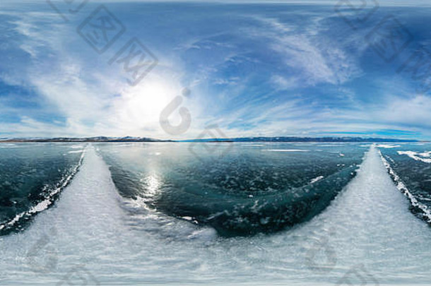 球形全景360 x 180贝加尔湖冰上的白色大裂缝