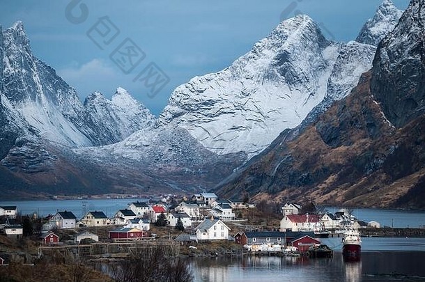 <strong>挪威</strong>罗弗敦群岛冬季美丽的雷恩渔村
