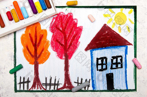 色彩斑斓的手<strong>画</strong>美丽的秋天树小房子