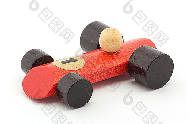 白色上方的红色木制玩具赛车