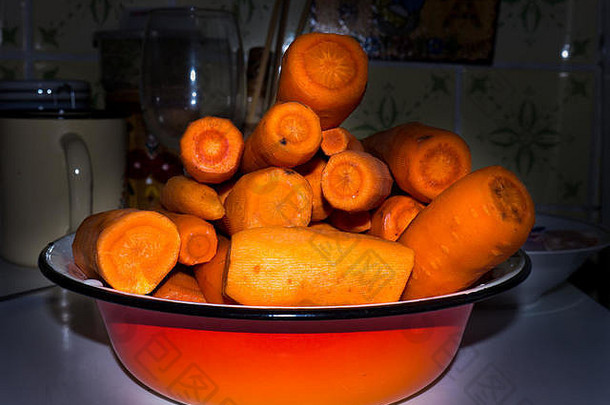 胡萝卜橙色的自然物体。
