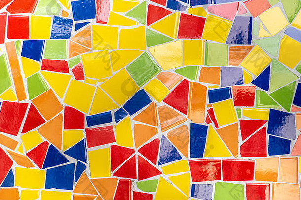 安东尼奥·高迪风格，碎砖彩色马赛克背景