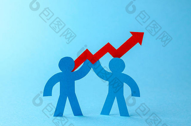 业务团队和红色向上箭头。销售增长和增长曲线上升。