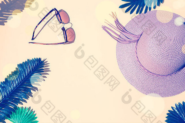 夏季背景，带太阳镜和帽子色调的图像