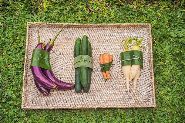 <strong>环保产品</strong>包装概念蔬菜包装香蕉叶替代塑料袋浪费概念替代