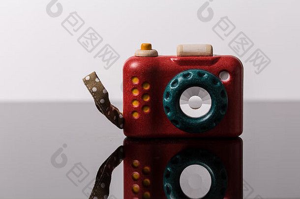 红色玩具手工木制摄影照相机