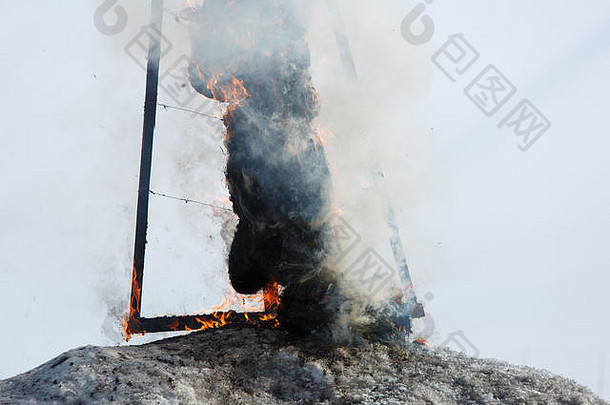 燃烧雕像maslenitsa冬天俄罗斯异教徒假期春天