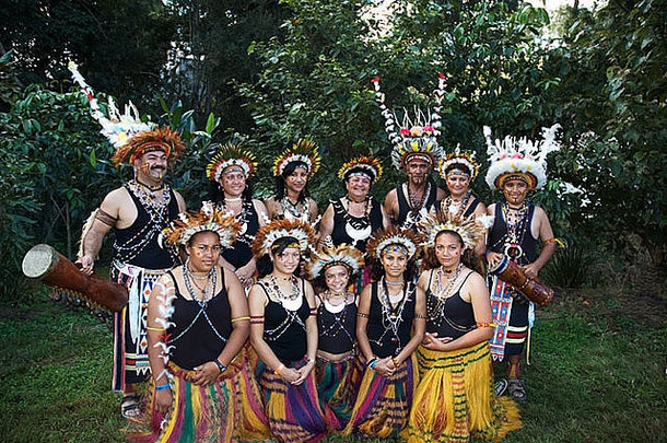 莫尔斯比港巴布亚新几内亚舞蹈团参加第一人称艺术节