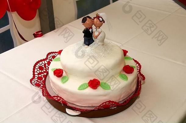 传统的婚礼蛋糕甜点