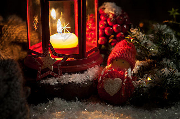 圣诞装饰灯笼，蜡烛，灯和玩具