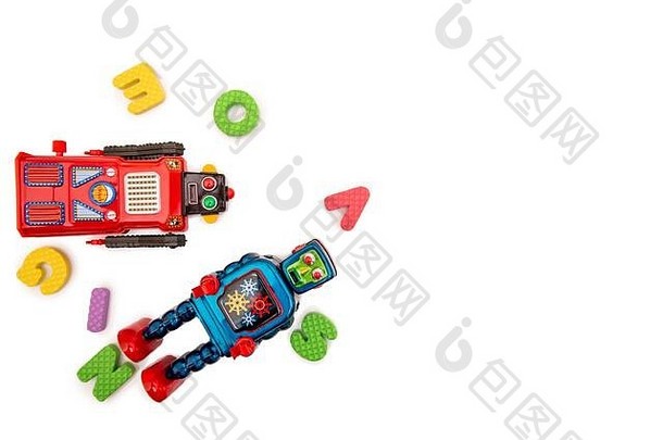 彩色复古锡机器人玩具的特写镜头，上面有泡沫字母。