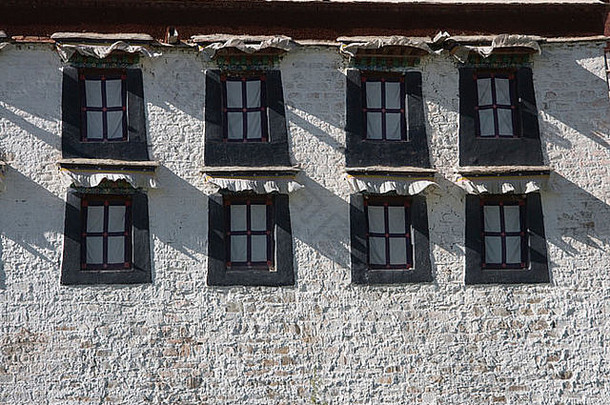 藏族传统建筑与窗户