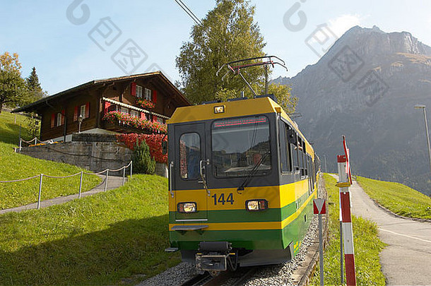 》剧组缆索铁路火车瑞士阿尔卑斯山脉瑞士