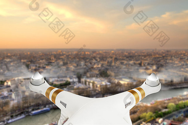 无人机飞越巴黎城市全景