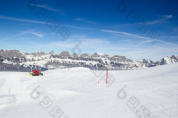 弗卢姆塞堡滑雪胜地的斜坡。瑞士