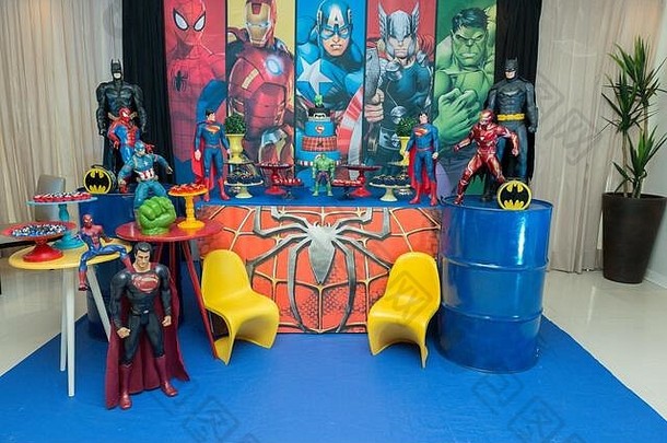 弗洛里亚诺波利斯巴西12月超级英雄主题孩子们生日聚会，派对字符奇迹漫画超级英雄欣赏孩子