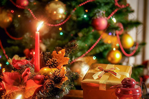 美丽的冬天庆祝活动图像传统的花环发光的闪闪发光的圣诞节树