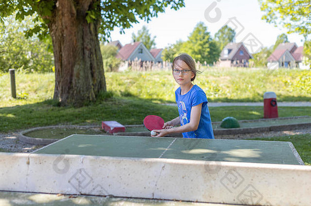 一年女孩戏剧表格网球乒乓球表格玩服务